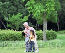 家庭关系是怎样使孩